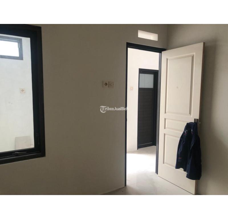 RUMAH CANTIK 2 LANTAI DI KARANGPLOSO DEKAT MALL DINOYO