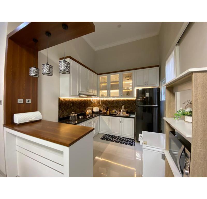 RUMAH MEWAH SIAP HUNI DI MALANG DEKAT KAMPUS BRAWIJAYA