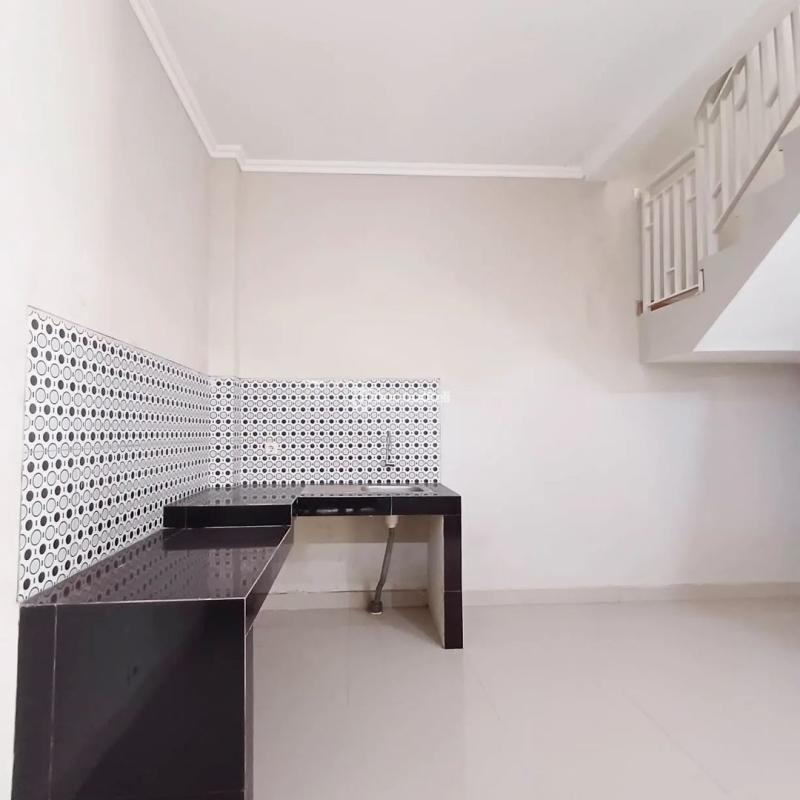 RUMAH 2 LANTAI, SIAP HUNI, 7 MENIT KE BANDARA ADI SUTJIPTO DI KALASAN