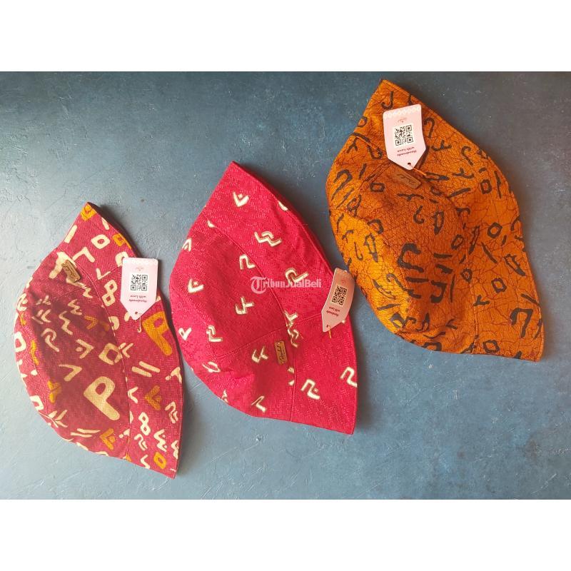 Bucket Hat Motif Lontara