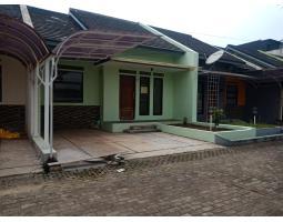 Rumah minimalis cisasawi taman cihanjuang