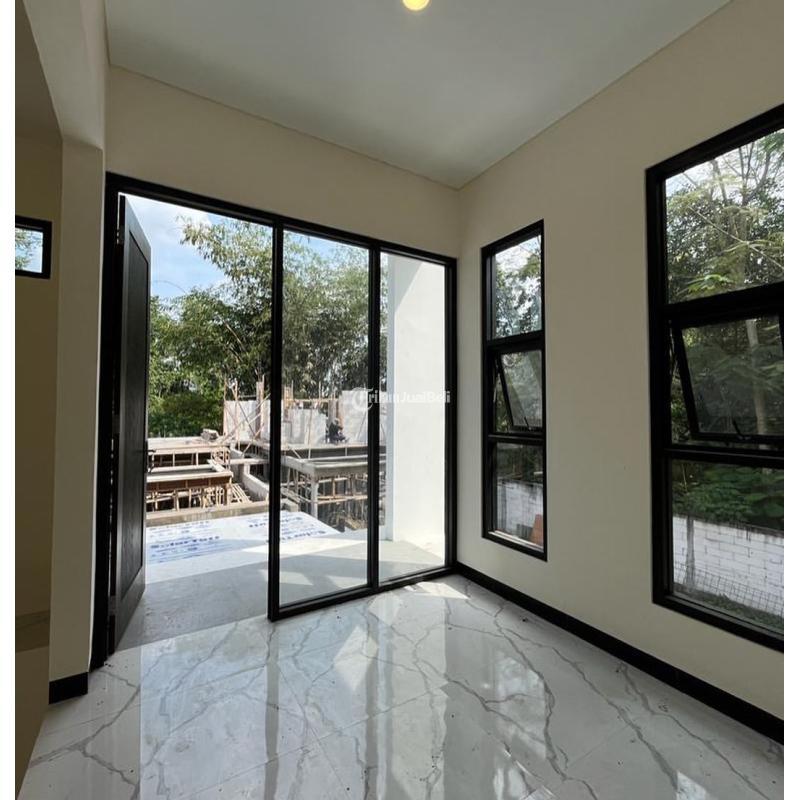 DIJUAL RUMAH CANTIK 2 LANTAI DEKAT JALAN KALIURANG KM 10