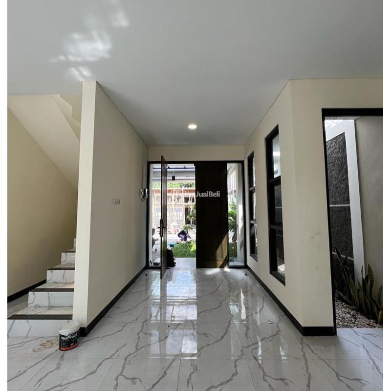 DIJUAL RUMAH CANTIK 2 LANTAI DEKAT JALAN KALIURANG KM 10