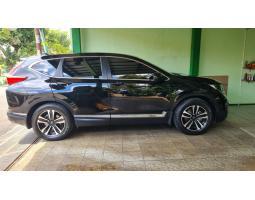 Mobil Honda CRV 2018 turbo hitam mutiara prestige kondisi istimewa Servis rutin bengkel resmi honda tangan pertama.