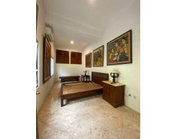 Rumah Furniture di Cluster Mewah Dekat JL Kapten Hariyadi