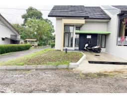Rumah di Komplek Taman Cihanjuang 2 Bandung Barat Dekat Kantor PEMKOT Cimahi, Taman Kupu-Kupu Cihanjuang, Yogya Plaza Cimahi, RSUD Cibabat
