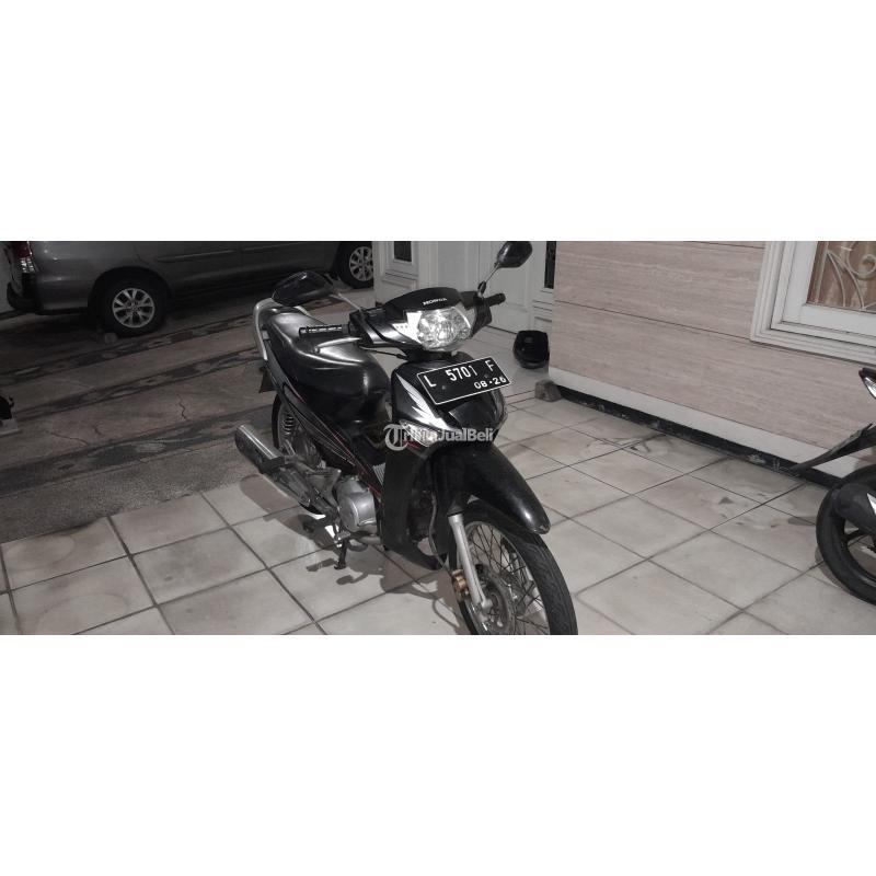 Motor honda supra X 125 hitam tahun 2006