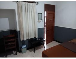 Dijul Hotel Laris Luas 420 m2 Masih Aktif Lokasi Belakang Taman Sriwedari -  Solo