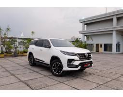 Mobil Toyota Fortuner VRZ GR 2.4 Diesel AT Tahun 2021 - Jakarta Utara