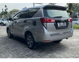 Mobil Toyota Innova Reborn V Matic Solar 2022 Kondisi Super Full Original - Pekanbaru Riau
