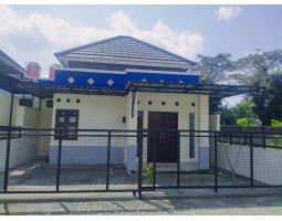 RUMAH MURAH SIAP HUNI DEKAT JOGJA KOTA PARKIR 3 MOBIL
