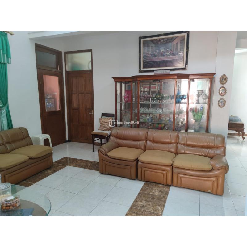 Rumah 2 lantai Selatan Kampus UST Yogyakarta