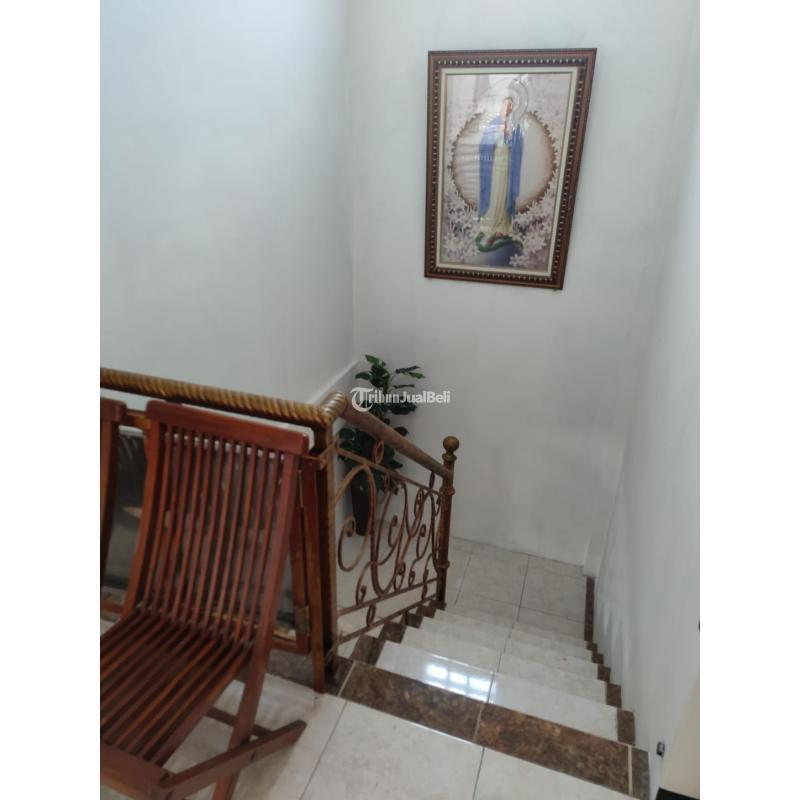 Rumah 2 lantai Selatan Kampus UST Yogyakarta