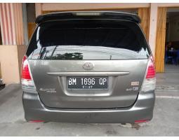 Mobil Toyota Innova E 2010 Manual Bensin Bekas Warna Abu Tua - Pekanbaru Riau