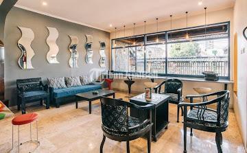 Dijual Cepat Hotel Terkenal 2 Lantai Isi 22 Kamar di Tengah Kota - Yogyakarta