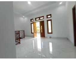 Dijual Rumah Siap Huni Lokasi Strategis LT166 LB150 - Sleman Yogyakarta 