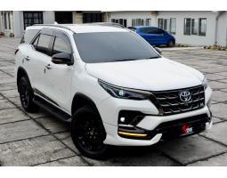 Mobil Toyota Fortuner VRZ GR 2.8 Matic 2022 Putih Bekas Cash Kredit - Jakarta Utara