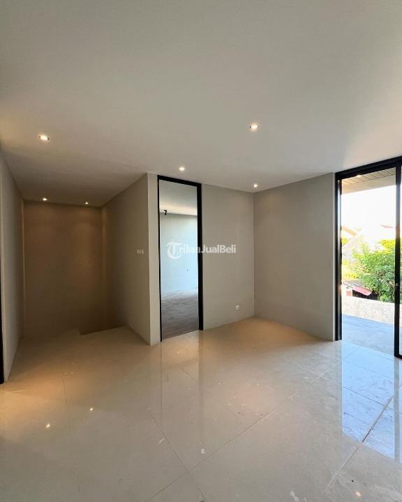 Dijual Rumah Mewah Lokasi Strategis LT139 LB125 3KT 3KM Legalitas SHM - Sleman Yogyakarta