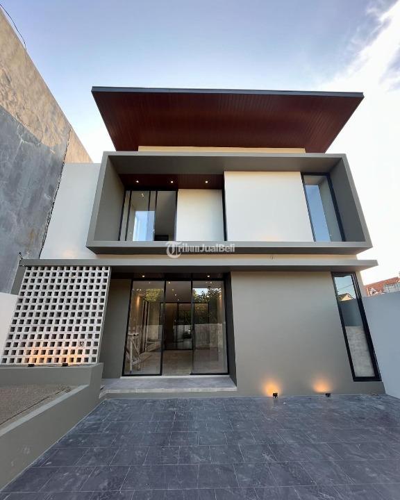 Dijual Rumah Mewah Lokasi Strategis LT139 LB125 3KT 3KM Legalitas SHM - Sleman Yogyakarta