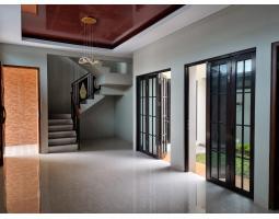 Dijual Rumah Mewah 2 Lantai LT133 LB120 Cocok Untuk Tinggal Bersama Keluarga - Sleman Yogyakarta