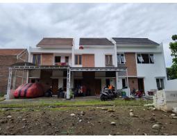 Jual Rumah 2 Lantai Tipe 42 Samping Pusat Bisnis Perekonomian Tengah Kota - Sukoharjo Jawa Tengah 