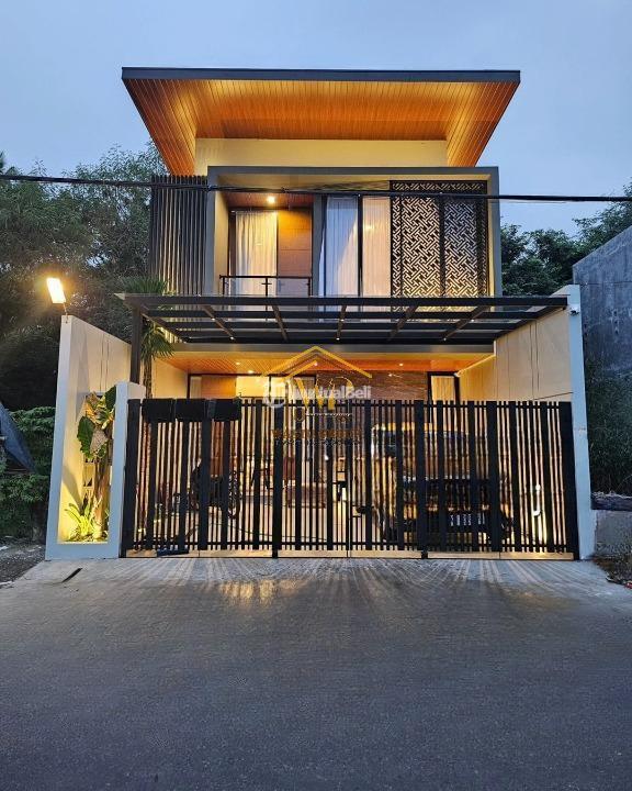 Jual Rumah Cozy Nayan Baru dan Cantik Full Furnished 2 Lantai LT103 LB125 3KT 3KM SHM - Sleman Yogyakarta