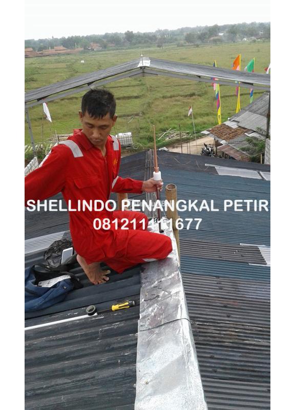 Ngebor Kedalam Tanah Grounding Pasang Penangkal Petir di Tambun Utara - Bekasi Jawa Barat