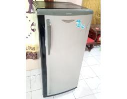 Freezer Standing 6 Rak Bekas Merk Toshiba - Klaten Jawa Tengah