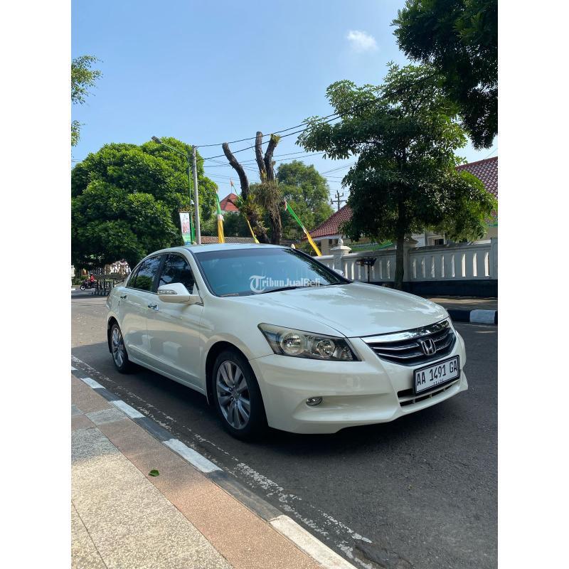 Mobil Honda Accord VTIL 2011 Bekas Surat Lengkap - Yogyakarta