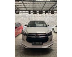 Mobil Toyota Kijang Innova Reborn V Manual Diesel 2016 Bekas Warna Putih - Yogyakarta 