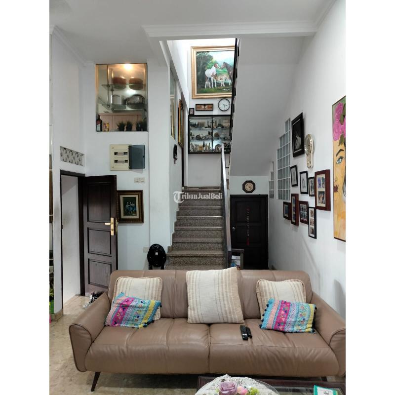 Disewakan Rumah 9 KT 11 KM Garasi Muat 4 Mobil Lokasi Strategis di Tebet Timur - Jakarta Selatan