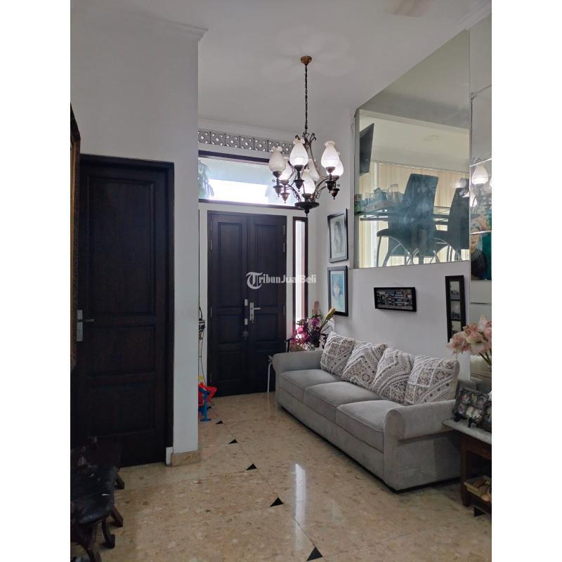 Disewakan Rumah 9 KT 11 KM Garasi Muat 4 Mobil Lokasi Strategis di Tebet Timur - Jakarta Selatan