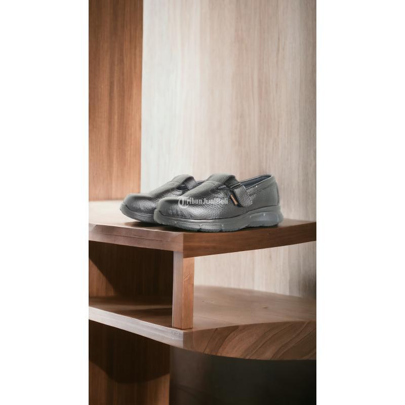 Grosir Sepatu Safety Lapangan Tinggi di Bawah Mata Kaki - Muara Enim Sumatera Selatan