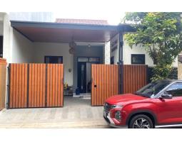 Dijual Rumah Bagus Siap Huni LT120 LB95 Metland Menteng Cakung - Jakarta Timur