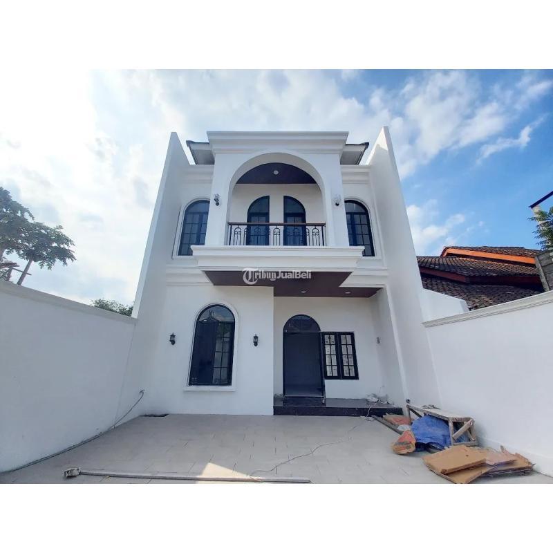 Dijual Rumah Luas 130m2 3KT 3KM SHM Desain Klasik Eropa Terbaru - Sleman Yogyakarta