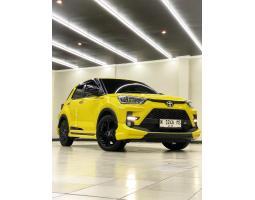 Toyota Raize GR 1.0 CVT 2023 Kuning Kondisi Super Istimewa - Malang Kota Jawa Timur