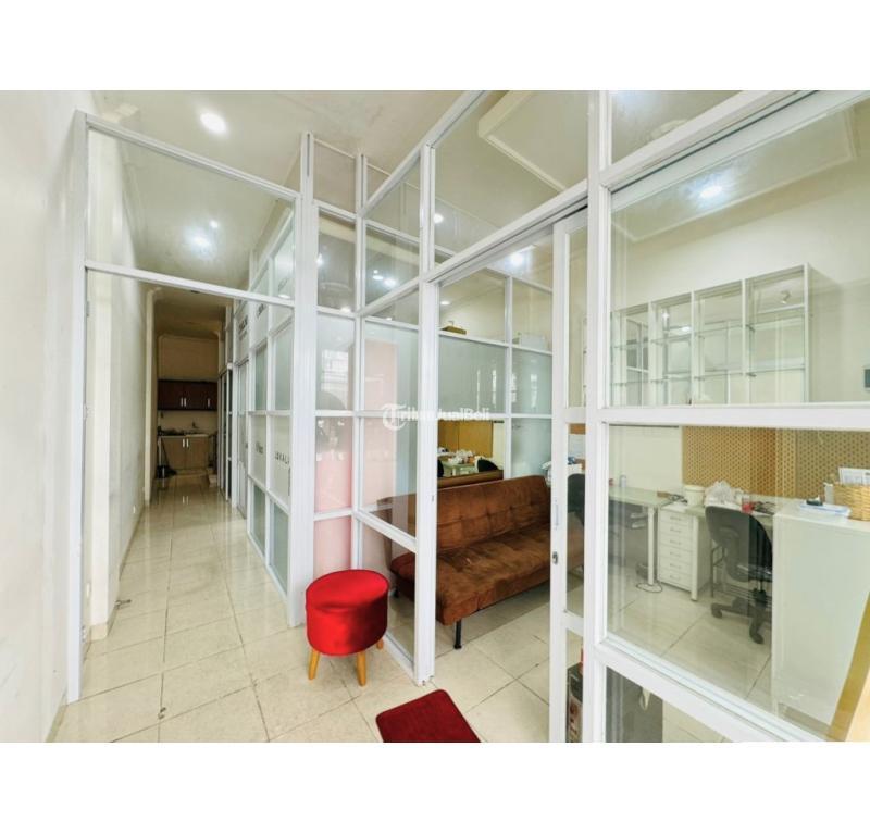 Dijual Rukan Bekas Luas 238 m2 Strategis Siap Usaha Crown Palace Tebet - Jakarta Selatan