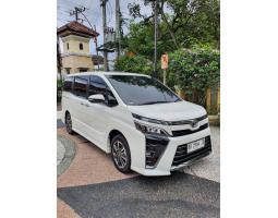 Mobil Toyota Voxy 2.0 2020 Putih Bekas - Yogyakarta