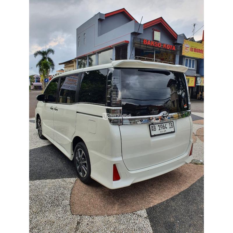 Mobil Toyota Voxy 2.0 2020 Putih Bekas di Yogyakarta - Tribun JualBeli