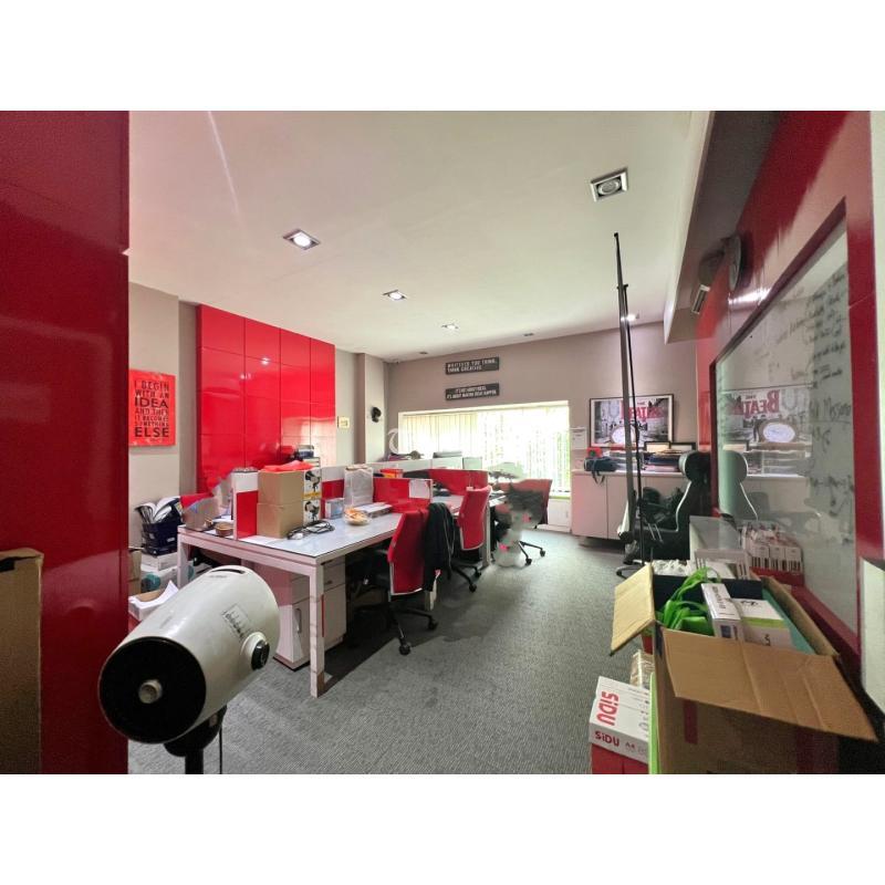 Dijual Ruko Bekas Murah Luas 250 m2 Fully Furnished Cempaka Putih Raya - Jakarta Pusat