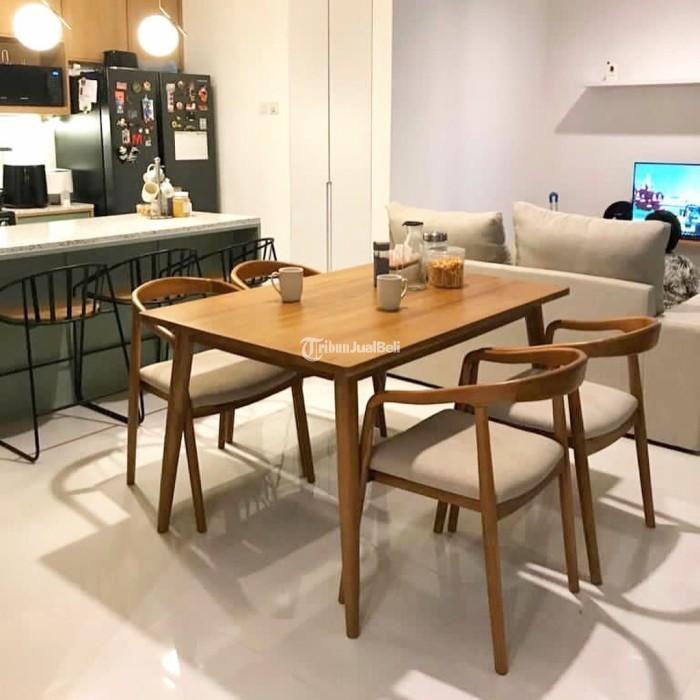 Satu Set Meja Makan Minimalis 4 Kursi Kayu Jati Solid Tanpa Jok Busa - Jakarta Selatan