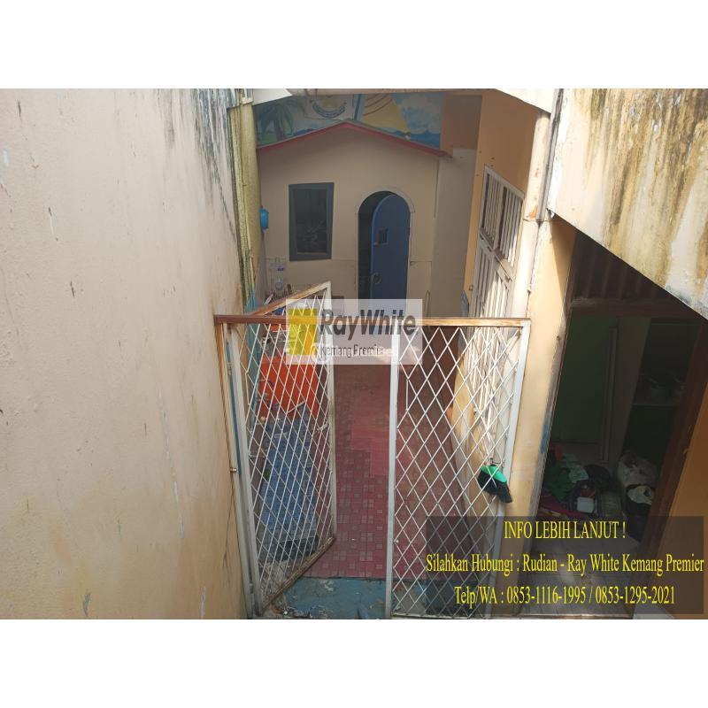 Dijual Rumah 1,5 Lantai Tipe 260 Bekas Harga 9 M an Nego Halus - Jakarta Selatan