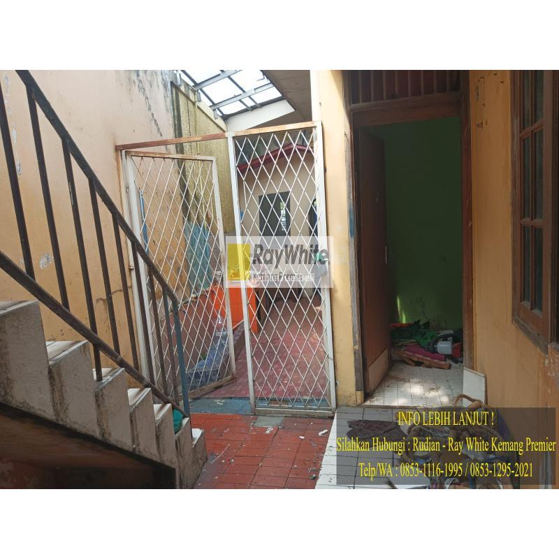 Dijual Rumah 1,5 Lantai Tipe 260 Bekas Harga 9 M an Nego Halus - Jakarta Selatan