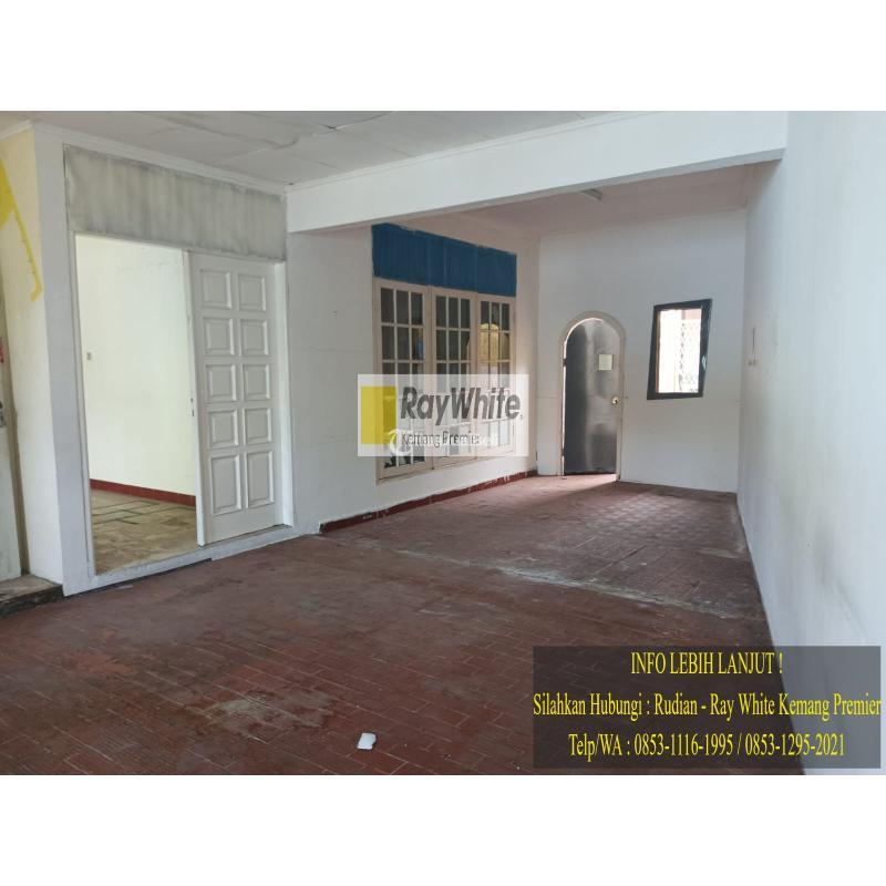 Dijual Rumah 1,5 Lantai Tipe 260 Bekas Harga 9 M an Nego Halus - Jakarta Selatan