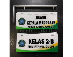 Papan Nama Akrilik Ruang Kelas Puskesmas Klinik - Sorong Papua Barat 
