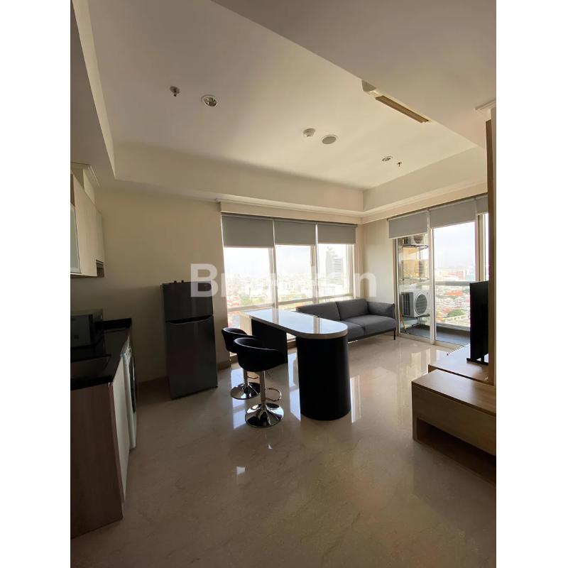 Disewakan Apartemen Menteng Park Hoek 2 BR Emerald Furnished Private Lift - Jakarta Pusat
