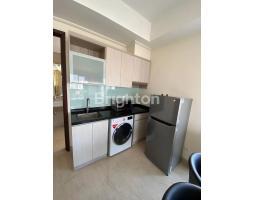 Disewakan Apartemen Menteng Park Hoek 2 BR Emerald Furnished Private Lift - Jakarta Pusat