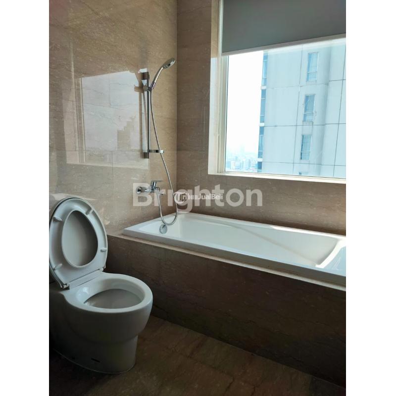 Disewakan Apartemen Menteng Park Hoek 2 BR Emerald Furnished Private Lift - Jakarta Pusat