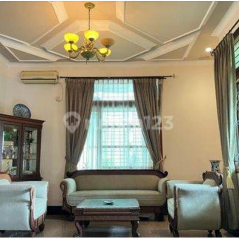 Dijual Rumah LT395 LB350 SHM 6KT 3KM Kompleks Gudang Peluru Tebet One Gate System- Jakarta Selatan