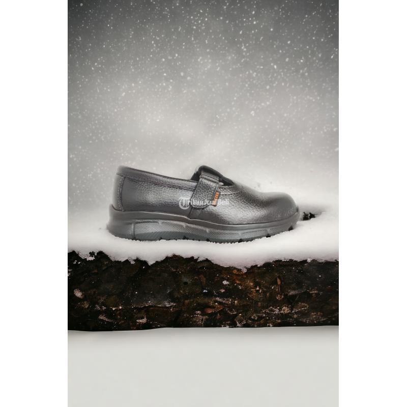 Pabrik Safety Shoes Hitam Harga Terjangkau - Balikpapan Kalimantan Timur